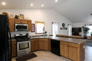 211 Whispering Blvd, La Porte, IN 46350 - Photo 7