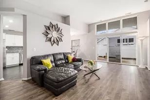 11140 Briarcliff Ct, Crown Point, IN 46307 - Photo 3