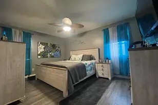 811 Henry Ct, Hobart, IN 46342 - Photo 13