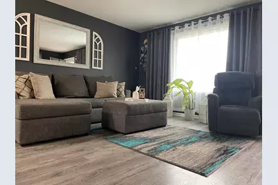 811 Henry Court, Hobart, IN 46342 - Photo 5