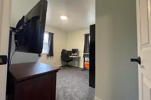 811 Henry Ct, Hobart, IN 46342 - Photo 15