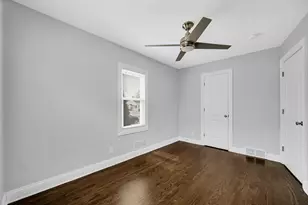 6833 Baring Ave, Hammond, IN 46324 - Photo 9