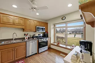 712 Dogwood Ct SW, Demotte, IN 46310 - Photo 3