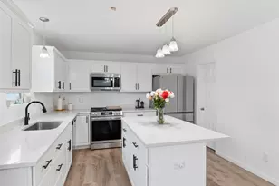 302 Holst Ln, Valparaiso, IN 46385 - Photo 5