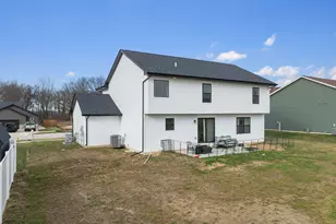 302 Holst Ln, Valparaiso, IN 46385 - Photo 25