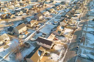 822 Seminole Dr, Lowell, IN 46356 - Photo 5