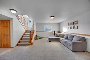 822 Seminole Dr, Lowell, IN 46356 - Photo 9