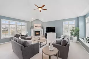 817 Mary Ellen Dr, Crown Point, IN 46307 - Photo 7