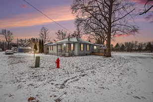 18 Genesse St, LaCrosse, IN 46348 - Photo 3