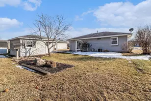 601 Aspen St, Hebron, IN 46341 - Photo 3