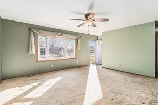 601 Aspen St, Hebron, IN 46341 - Photo 7