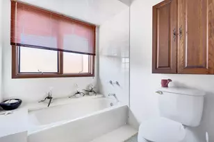 2212 Bayview Dr, Michigan City, IN 46360 - Photo 15