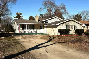 1645 Tulip Ln, Munster, IN 46321 - Photo 1