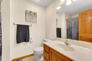 215 Talon Dr, Valparaiso, IN 46385 - Photo 21