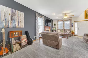 215 Talon Dr, Valparaiso, IN 46385 - Photo 9