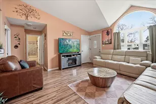 2258 Iris St, Portage, IN 46368 - Photo 5