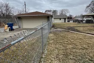 814 W Woodside Dr, Griffith, IN 46319 - Photo 17