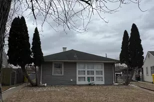 814 W Woodside Dr, Griffith, IN 46319 - Photo 1