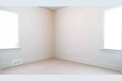 200 W 36th Place, Gary, IN 46408 - Photo 9