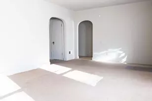 200 W 36th Pl, Gary, IN 46408 - Photo 5