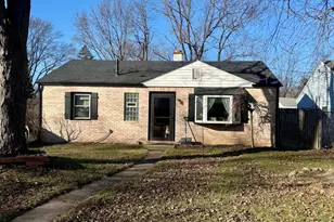 270 Woodlawn Ave, Chesterton, IN 46304 - Photo 1