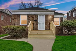 541 Taft Pl, Gary, IN 46404 - Photo 1