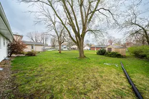 401 Michele Ave, Crown Point, IN 46307 - Photo 15