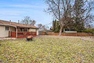 7709 Wallace St, Merrillville, IN 46410 - Photo 9