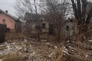 725 Georgia St, Gary, IN 46402 - Photo 5