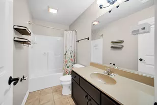 8 W Shakespeare Dr, Valparaiso, IN 46385 - Photo 17