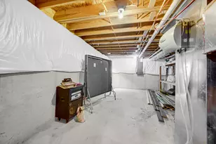 8 W Shakespeare Dr, Valparaiso, IN 46385 - Photo 25