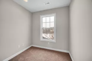 8 W Shakespeare Dr, Valparaiso, IN 46385 - Photo 15