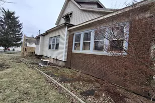 555 W Market St, Nappanee, IN 46550 - Photo 3