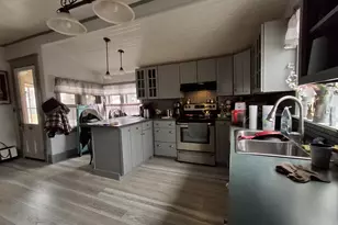 555 W Market St, Nappanee, IN 46550 - Photo 7