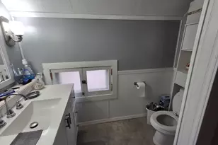 555 W Market St, Nappanee, IN 46550 - Photo 13