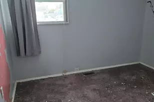 128 N Guyer St, Hobart, IN 46342 - Photo 9