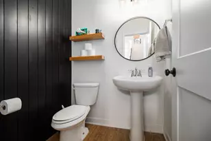 528 Hampton Manor Ct, Valparaiso, IN 46385 - Photo 11