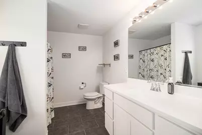 528 Hampton Manor Court, Valparaiso, IN 46385 - Photo 15