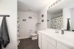 528 Hampton Manor Ct, Valparaiso, IN 46385 - Photo 15