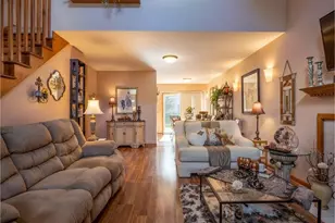 1362 W 94th Ct, Crown Point, IN 46307 - Photo 3