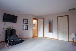 1362 W 94th Ct, Crown Point, IN 46307 - Photo 9