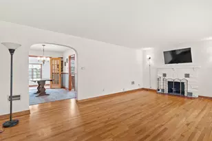 2929 Garfield Ave, Highland, IN 46322 - Photo 3