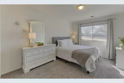 9902 Parkway Drive, Highland, IN 46322 - Photo 13