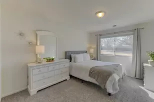 9902 Parkway Dr, Highland, IN 46322 - Photo 13