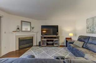 9902 Parkway Dr, Highland, IN 46322 - Photo 7