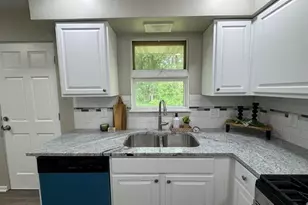 6910 Ash Ave, Gary, IN 46403 - Photo 9