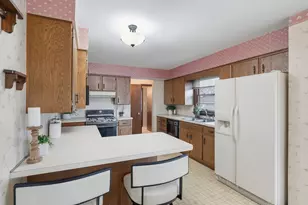 507 Hickory Ln, Munster, IN 46321 - Photo 5