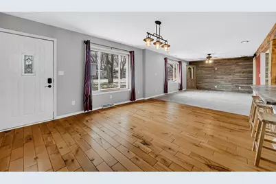 305 E Jackson Street, Chesterton, IN 46304 - Photo 7