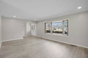 1540 Tulip Ln, Munster, IN 46321 - Photo 11