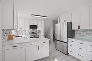 1540 Tulip Ln, Munster, IN 46321 - Photo 3